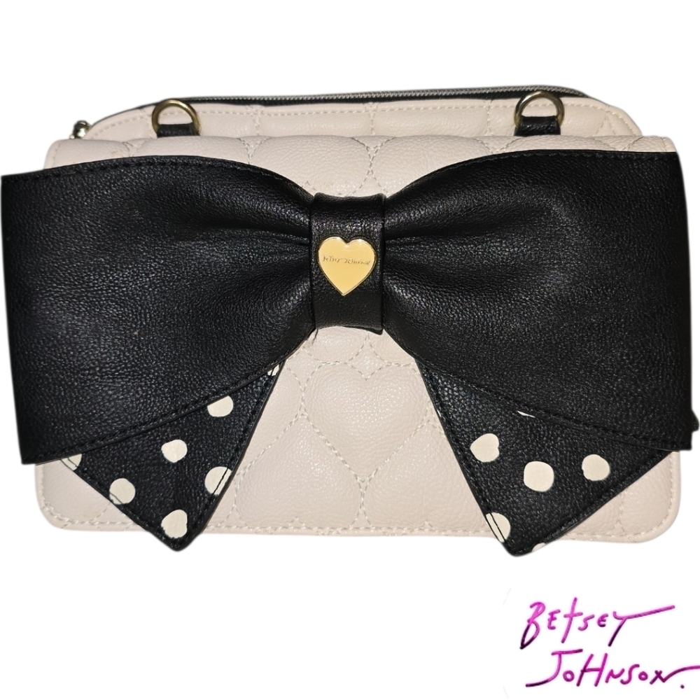 BETSY JOHNSON Convertible crossbody Love Black/White Bow clutch handbag